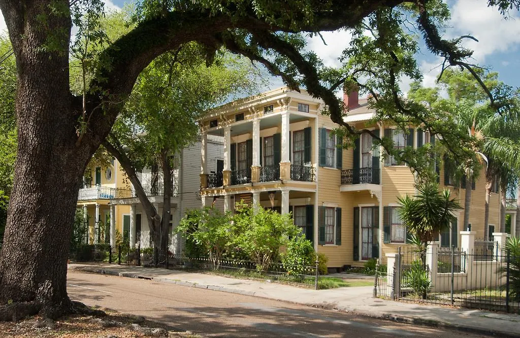 Hh Whitney House - A Bed & Breakfast On The Historic Esplanade-1